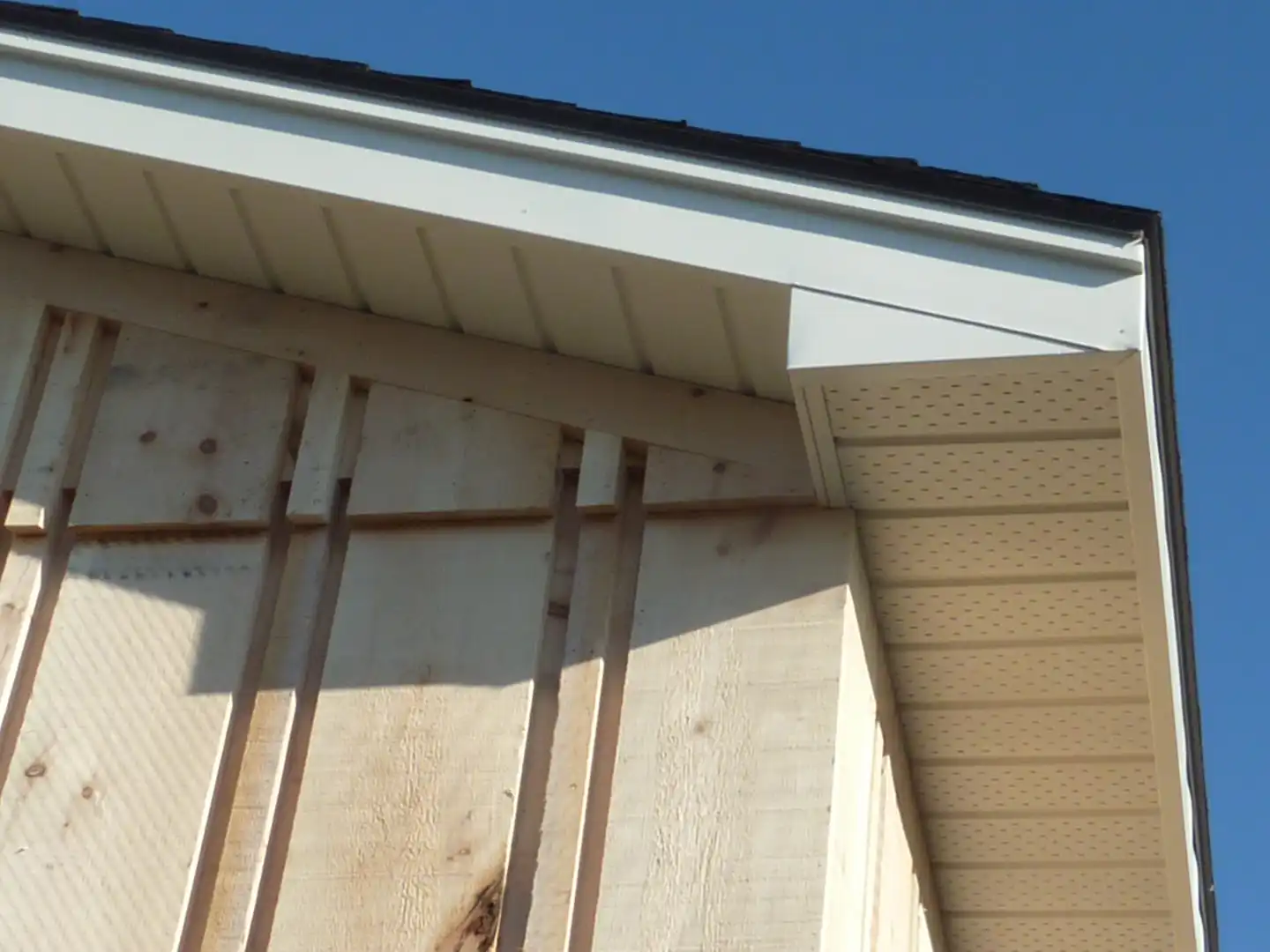 Fossit of exterior garage under construction